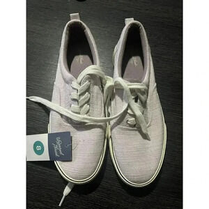 Universal Thread Women Shoe Size 8 Lace up casual shoe/sneakers purple color NWT